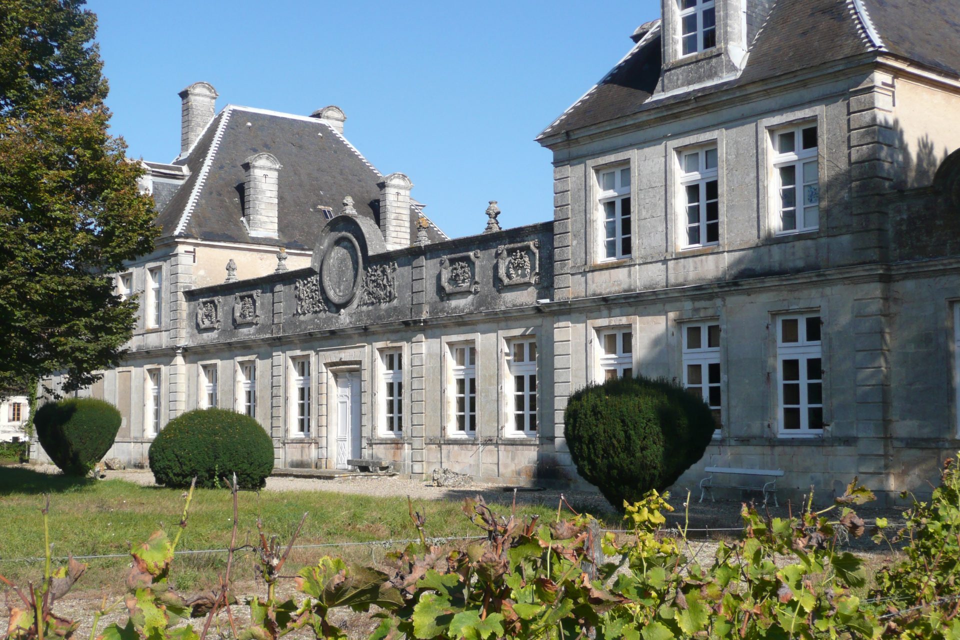 The exterior of the picturesque Château Cérons, Bordeaux.