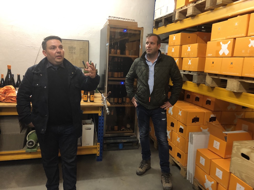 Sommelier Holger Kranz tells us the Weingut Hüls story alongside young Winemaker Markus Hüls at their Kröv winery.