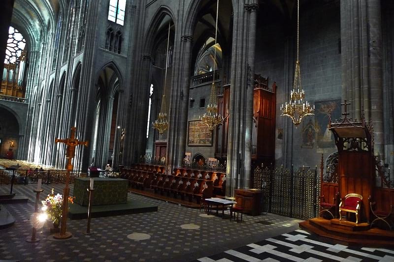 Inside of Cathédrale Notre-Dame-de-l'Assomption in Clermont-Ferrand